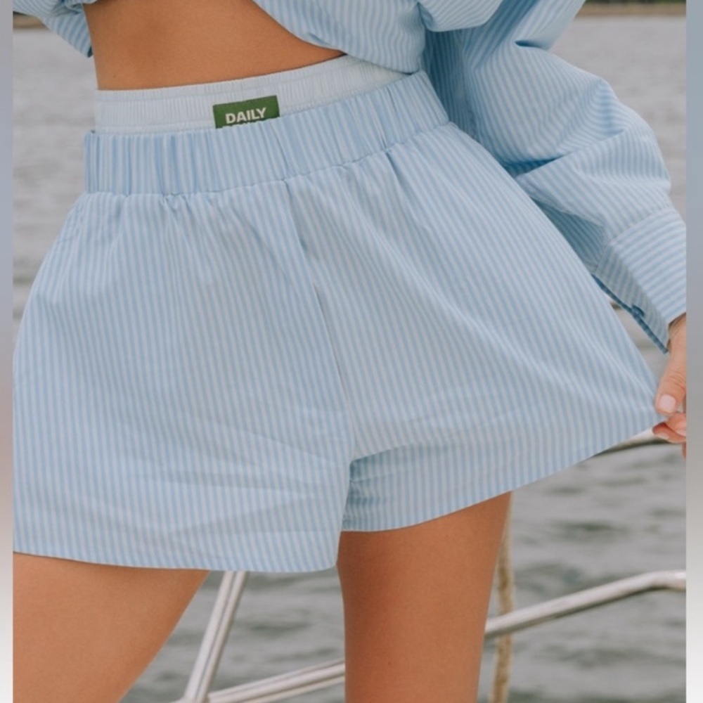 daily drills double poplin shorts in blue stripe